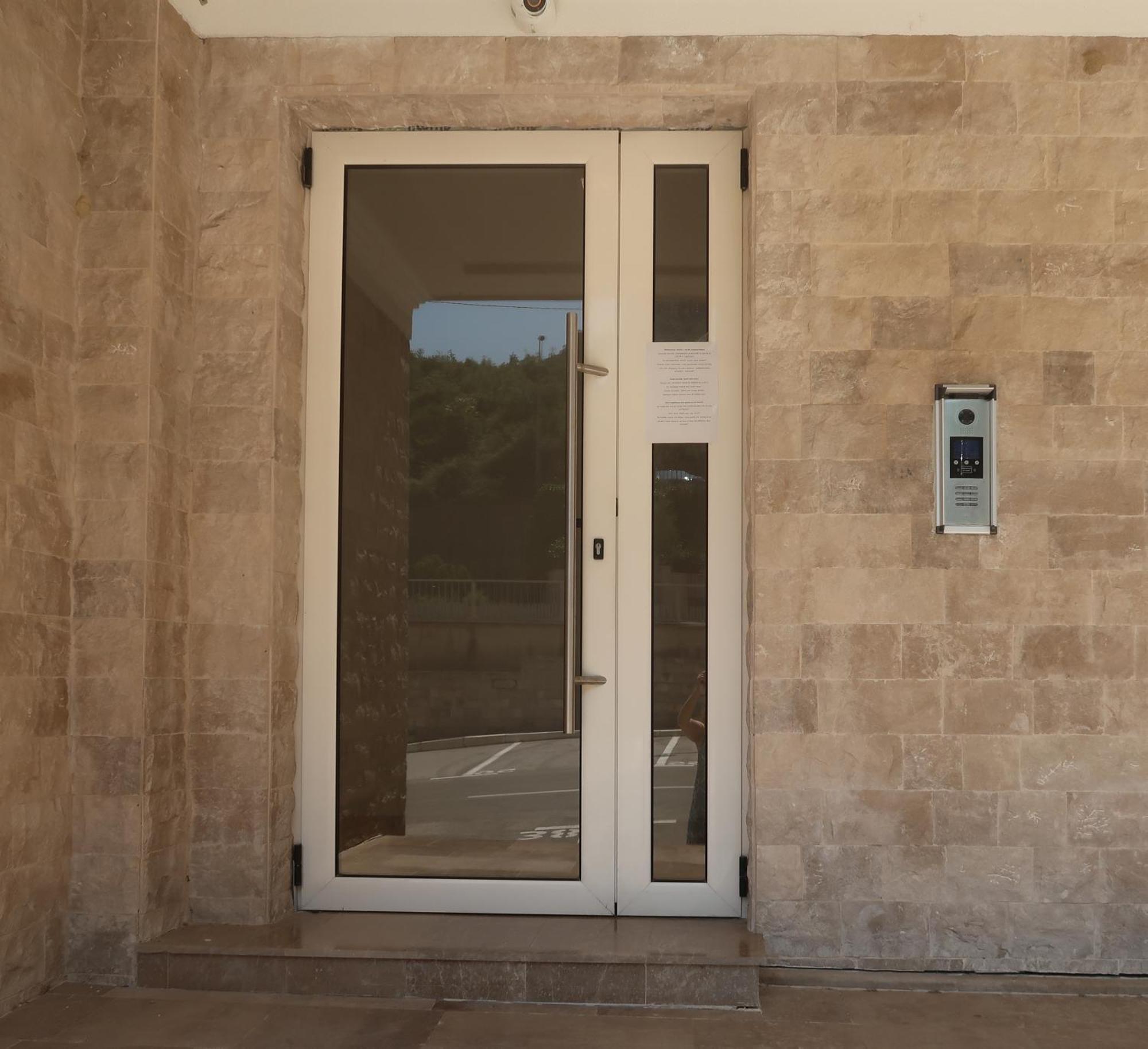 Cozy Nest, 350M To Beach, Free Parking, Wi-Fi Kotor Dış mekan fotoğraf